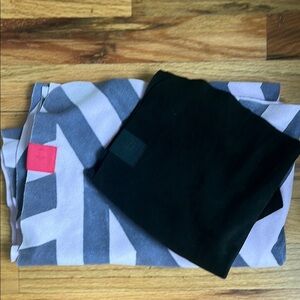 Lululemon The Towel pair - small and mat size. Gray/pink and black Hot Yoga